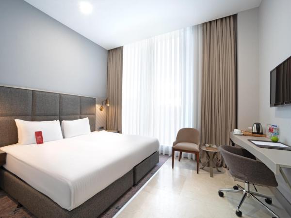 Ramada Plaza by Wyndham Istanbul Atakoy : photo 4 de la chambre king room with city view - mobility accessible