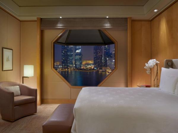 The Ritz-Carlton, Millenia Singapore : photo 6 de la chambre deluxe suite, 1 king bed, marina bay view