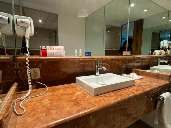 Hotel Mexicali : photo 4 de la chambre suite familiale