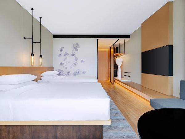 Fairfield by Marriott Beijing Daxing Airport : photo 2 de la chambre business double room with two double beds and city view