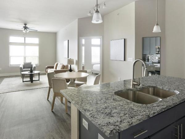 Voyager at Space Center Condos by Barsala : photo 6 de la chambre appartement 2 chambres