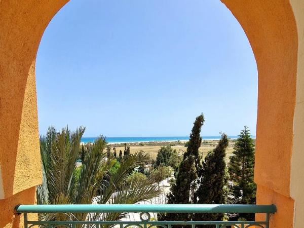 Alhambra Thalasso : photo 6 de la chambre chambre double ou lits jumeaux standard