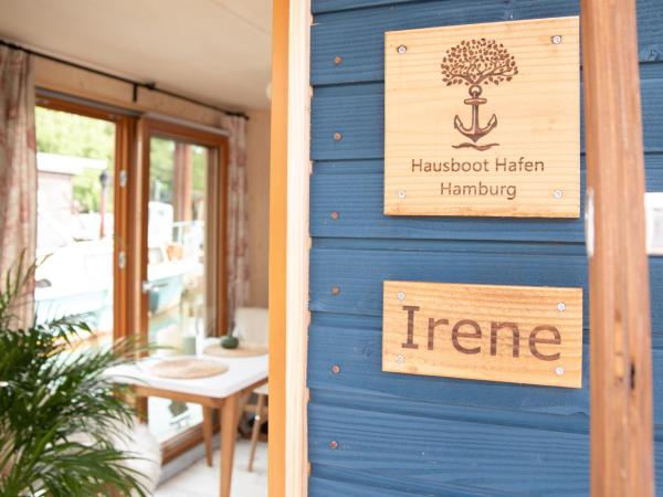 Tiny-Hausboot Irene mit Kamin und Dachterrassenlounge : photo 4 de la chambre mobile home