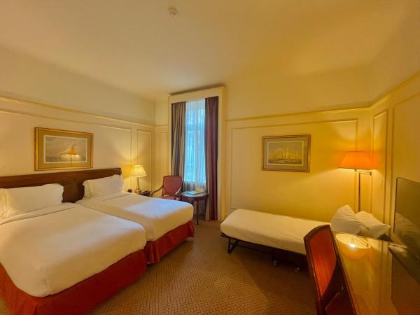 Hotel Le Plaza Brussels : photo 3 de la chambre chambre double ou lits jumeaux avec lit d'appoint