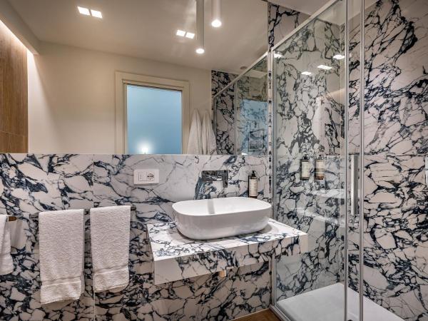 Hotel Ungherese Small Luxury Hotel : photo 7 de la chambre chambre double avec balcon - bâtiment séparé