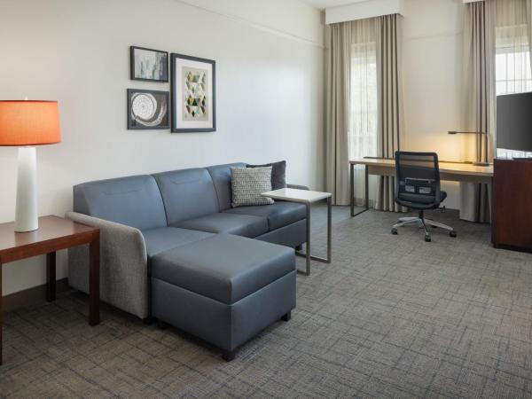 Residence Inn Savannah Downtown Historic District : photo 2 de la chambre cottage king studio with sofa bed