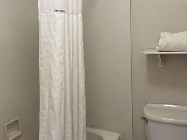 Motel 6 Phoenix, AZ Midtown : photo 1 de la chambre chambre 2 lits queen-size - non-fumeurs