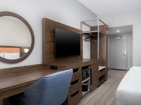 Hampton Inn Louisville Airport Fair/Expo Center : photo 1 de la chambre chambre lit king-size - non-fumeurs