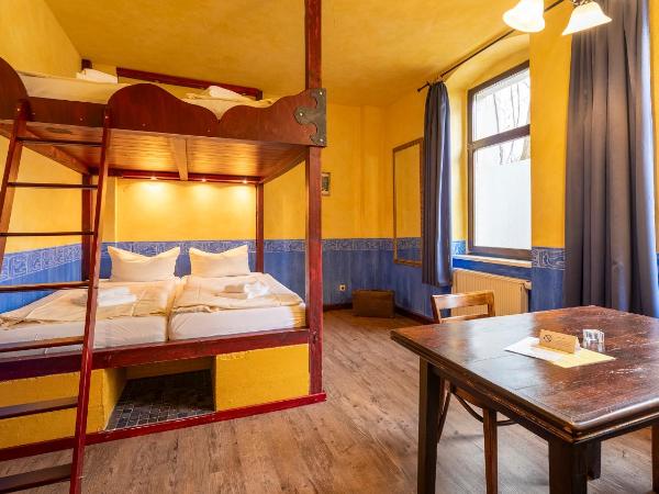 Gästehaus Mezcalero : photo 4 de la chambre chambre quadruple avec salle de bains privative