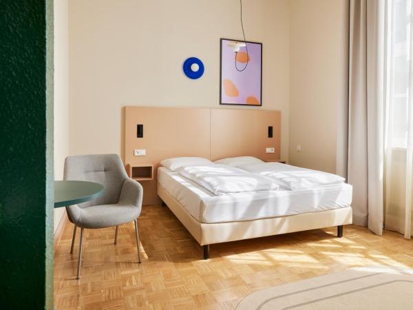 Gästeresidenz PelikanViertel : photo 3 de la chambre chambre triple standard