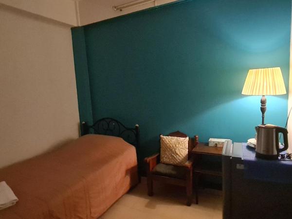 Roong-Arun Apartment : photo 3 de la chambre chambre simple