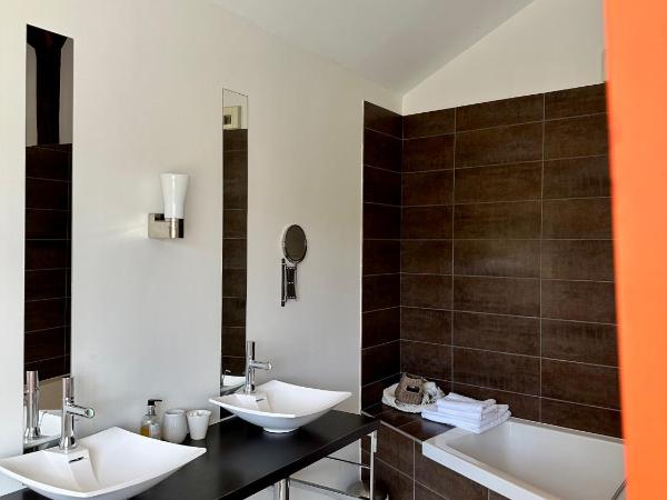 Le Clos Jeannon : photo 1 de la chambre suite - vue sur jardin