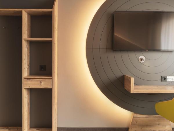 Holiday Inn - the niu, Mill Cologne Mülheim, an IHG Hotel : photo 4 de la chambre chambre premium lit queen-size avec canapé-lit