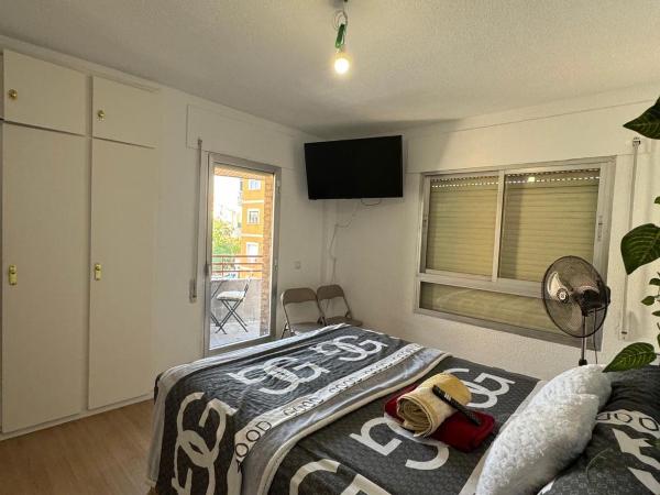 ENJOY THE STARS Alondra : photo 1 de la chambre chambre double avec balcon