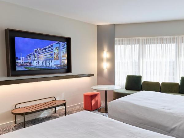 PARKROYAL Melbourne Airport : photo 3 de la chambre chambre lits jumeaux supérieure avec vue