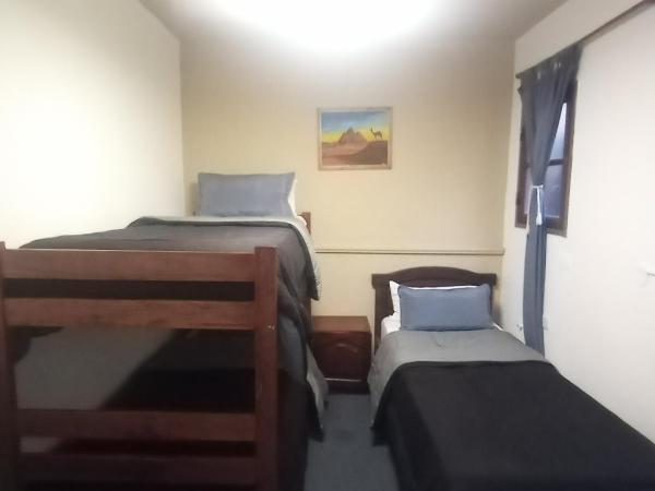 Hostel Spa Mediterranea : photo 4 de la chambre chambre familiale avec salle de bains privative