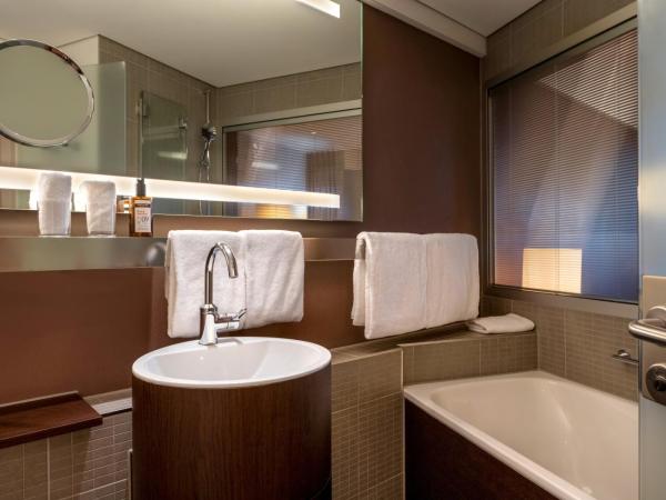 Mövenpick Hotel Hamburg : photo 4 de la chambre chambre lit king-size classique