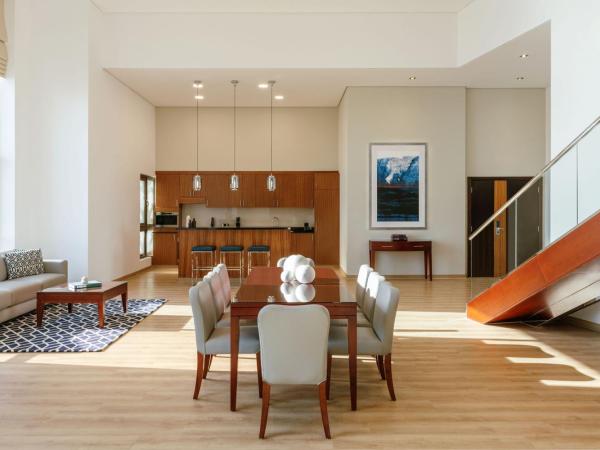 Delta Hotels by Marriott Jumeirah Beach, Dubai : photo 8 de la chambre suite loft en duplex - kit de plage gratuit