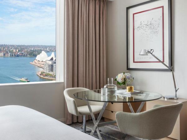 Sydney Harbour Marriott Hotel at Circular Quay : photo 3 de la chambre chambre avec 1 lit king-size - vue sur opéra