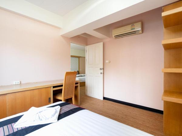 P-Park Hotel near Yanhee Hospital : photo 4 de la chambre chambre triple deluxe