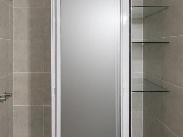 Chawasi Apart : photo 6 de la chambre chambre familiale avec salle de bains