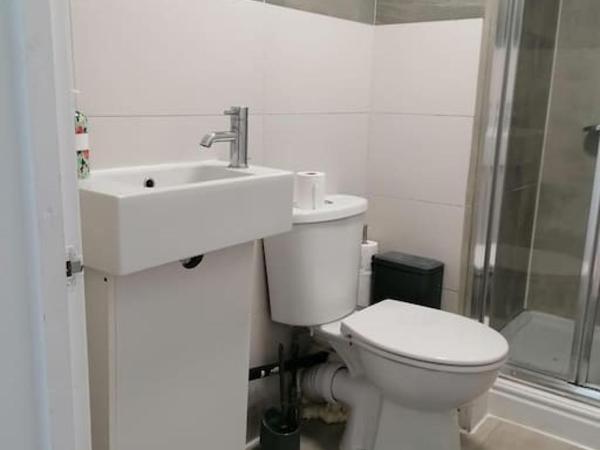 King's Cross Road Private Rooms : photo 9 de la chambre chambre quadruple avec balcon