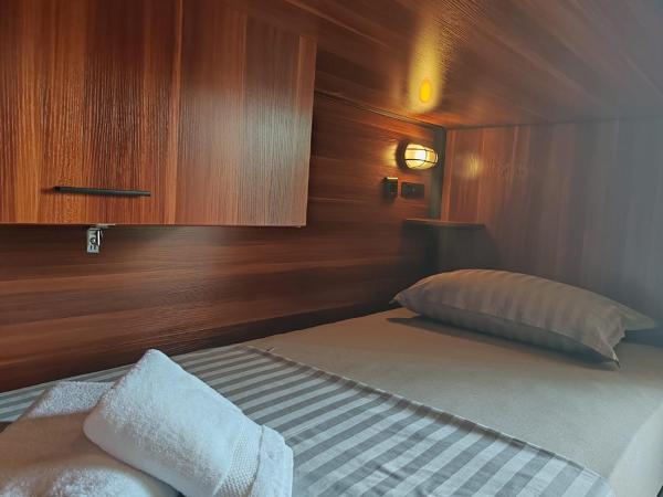 Hostel Pulp Fiction : photo 9 de la chambre lit dans dortoir 6 lits