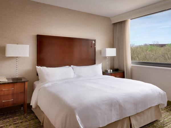 Salt Lake City Marriott University Park : photo 2 de la chambre suite 1 chambre lit king-size avec canapé-lit