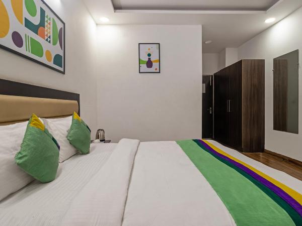 Treebo White Rock, Sohna Road : photo 4 de la chambre deluxe room with working desk