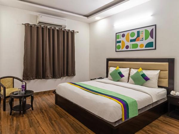 Treebo White Rock, Sohna Road : photo 1 de la chambre deluxe room with working desk