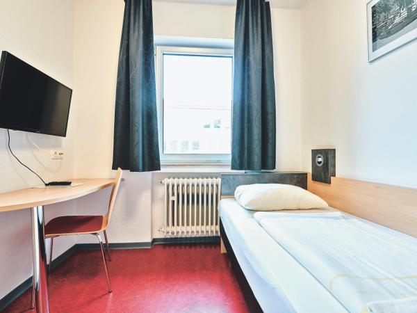 DJH Jugendgästehaus Adolph Kolping : photo 2 de la chambre chambre simple
