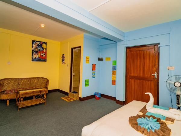 Rest Up Kathmandu Hostel : photo 8 de la chambre chambre double Économique