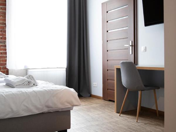 New Adler Bed & Breakfast : photo 3 de la chambre chambre double avec salle de bains privative