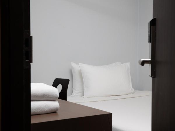 Nantra Silom : photo 2 de la chambre chambre simple Économique