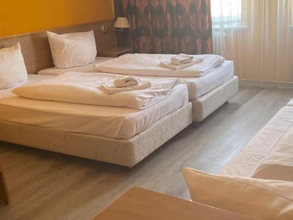 Hotel Spreewitz am Kurfürstendamm : photo 1 de la chambre chambre triple