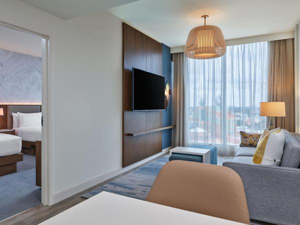 Walt Disney World Swan Reserve : photo 4 de la chambre signature, suite, 2 queen, sofa bed (includes early entry to disney theme parks)