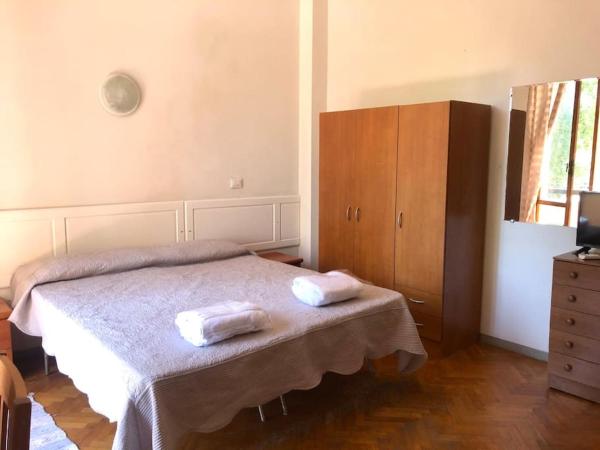 Sansovino Bed and Car : photo 3 de la chambre chambre double ou lits jumeaux avec salle de bains privative externe