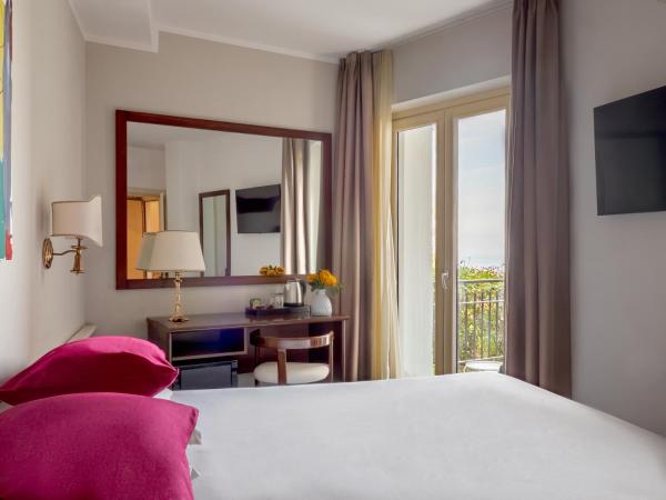 Hotel Cristina : photo 2 de la chambre chambre double ou lits jumeaux