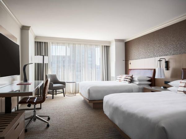 Baltimore Marriott Waterfront : photo 2 de la chambre queen room with two queen beds and city view - concierge level