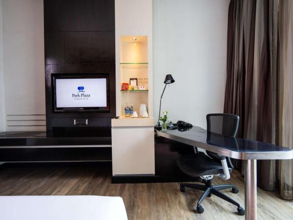 Park Plaza Bangkok Soi 18 : photo 3 de la chambre chambre deluxe - vue sur ville