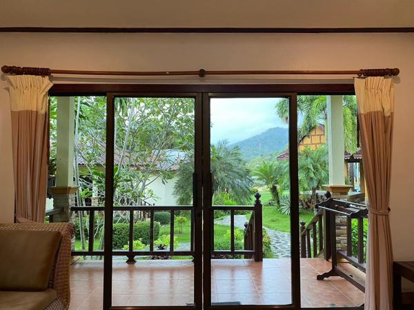 Koh Chang Bailan Beach Resort : photo 6 de la chambre bungalow supérieur