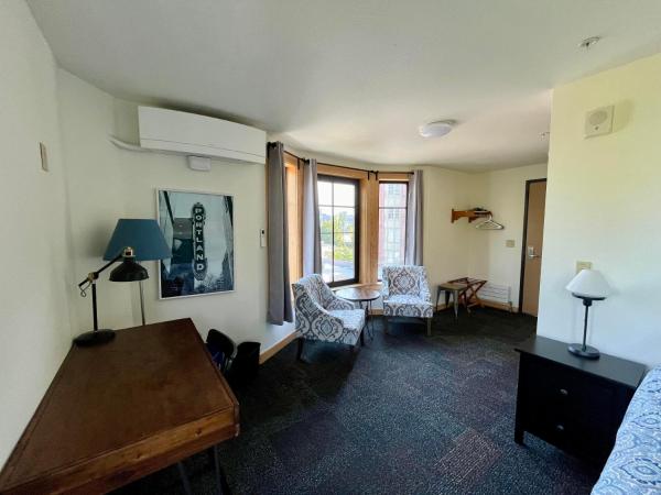 Northwest Portland Hostel : photo 3 de la chambre chambre queen de luxe avec salle de bains privative