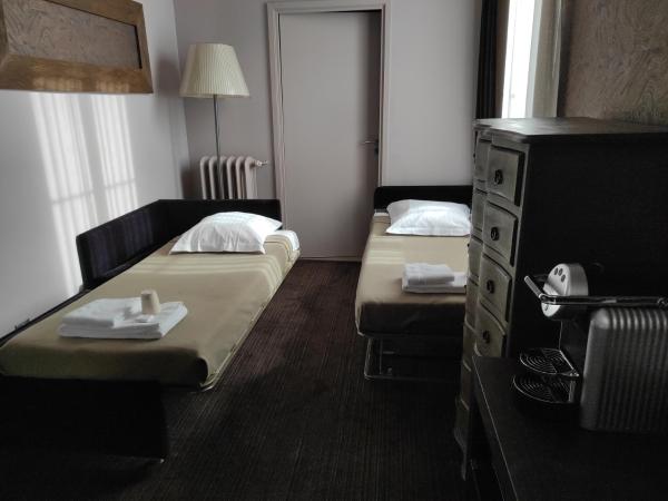 Hôtel de Paris : photo 1 de la chambre chambre triple supérieure