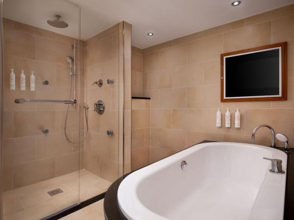 Paris Marriott Rive Gauche Hotel & Conference Center : photo 6 de la chambre hemingway suite, 1 king, wifi