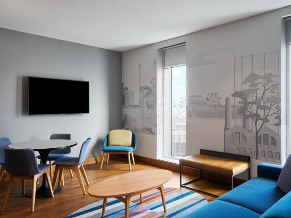 Aloft London Excel : photo 4 de la chambre suite exécutive savvy 1 chambre lit king-size avec canapé-lit