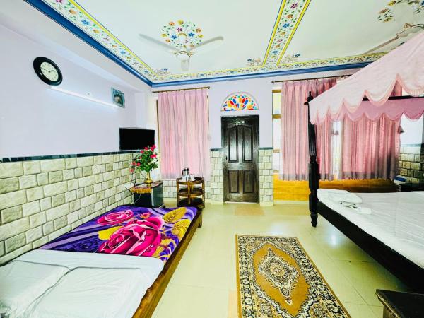 Hotel Moon Light Palace : photo 6 de la chambre suite familiale avec balcon