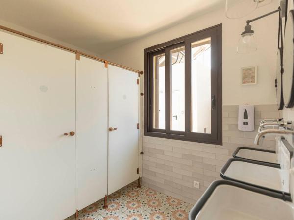 Corsica Hostel Porto-Vecchio : photo 1 de la chambre lit dans dortoir mixte de 6 lits