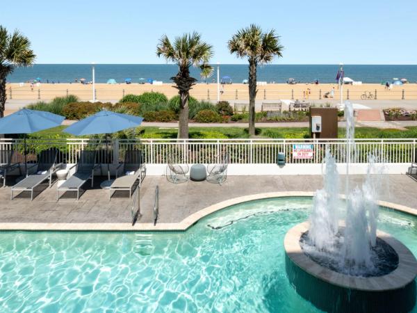 Sheraton Oceanfront Hotel : photo 8 de la chambre chambre 1 lit king-size - vue sur piscine