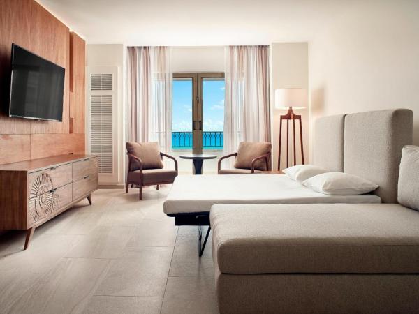 JW Marriott Cancun Resort & Spa : photo 7 de la chambre suite lit king-size 1 chambre avec canapé-lit et balcon