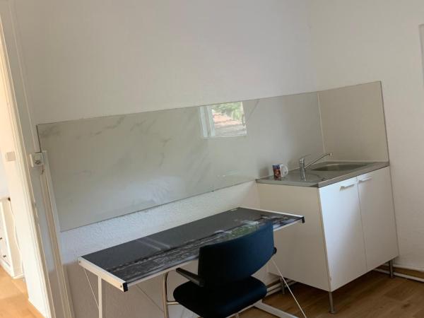 Rooms in the villa near the airport, share bathroom and share kitchen : photo 4 de la chambre chambre simple